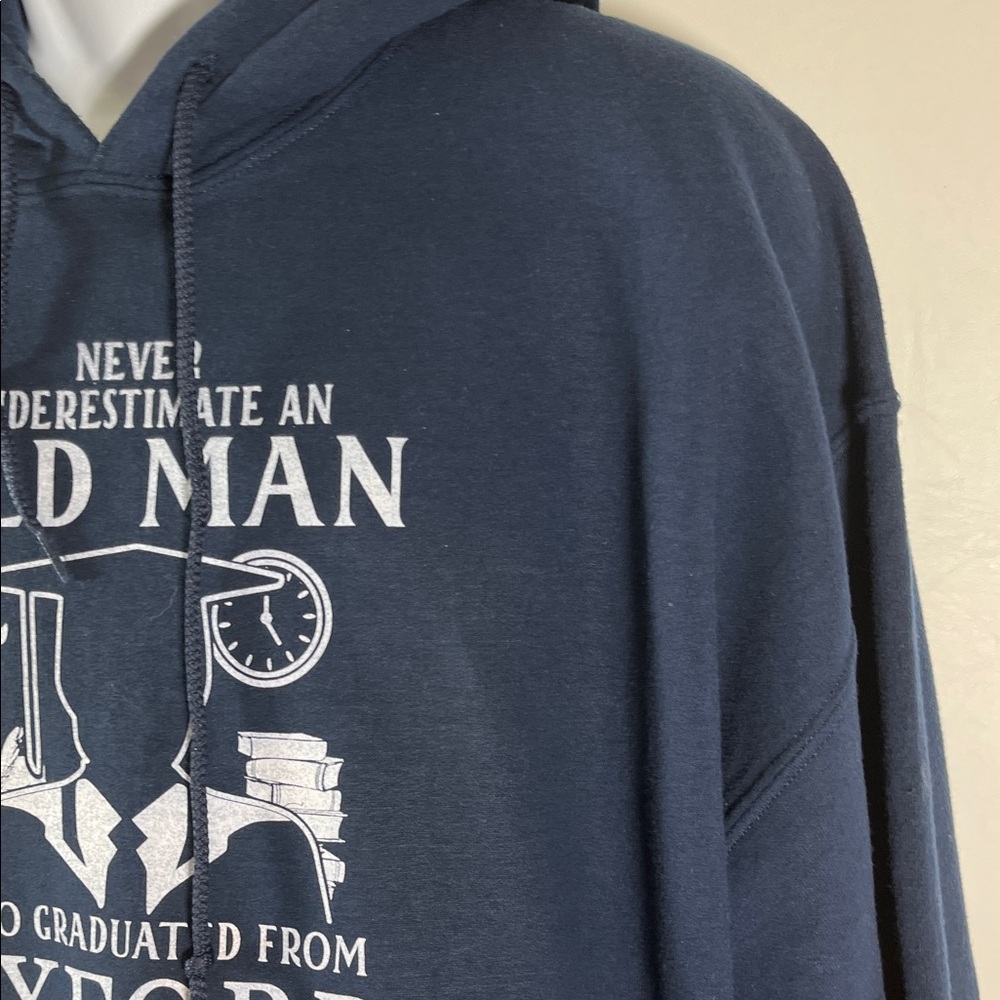 Oxford Hoodie w Logo Men Gildan Heavy Blend Size XL
Navy Pockets - Picture 5 of 10